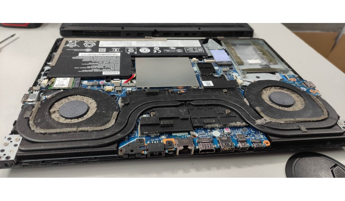 Προλάβετε την υπερθέρμανση του laptop σας: Η σημασία του καθαρισμού και πώς μπορούμε να σας βοηθήσουμε στο Greatchoice.gr